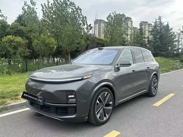 Li Auto Li L8 2025 Max Smart Renewal Edition
