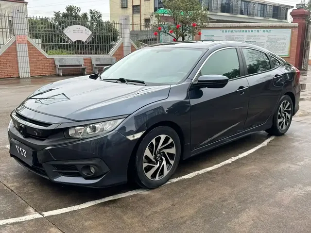 Honda Civic 2016 220TURBO CVT Luxury Edition