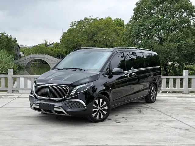 Mercedes-Benz Vito 2023 2.0T Elite 7-Seater