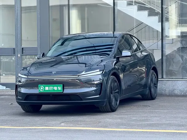 Tesla Model Y 2025 Rear-Wheel Drive
