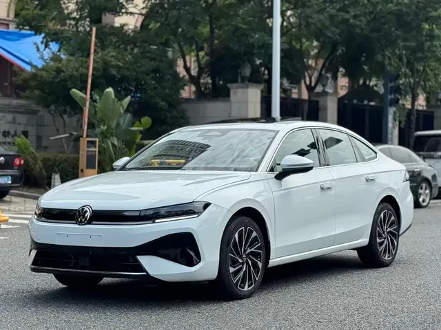Volkswagen Sagitar 2025 300TSI DSG High-end Model