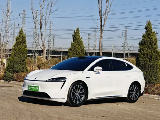 Zhijie Luxeed R7 2025 Extended Range 251km Max
