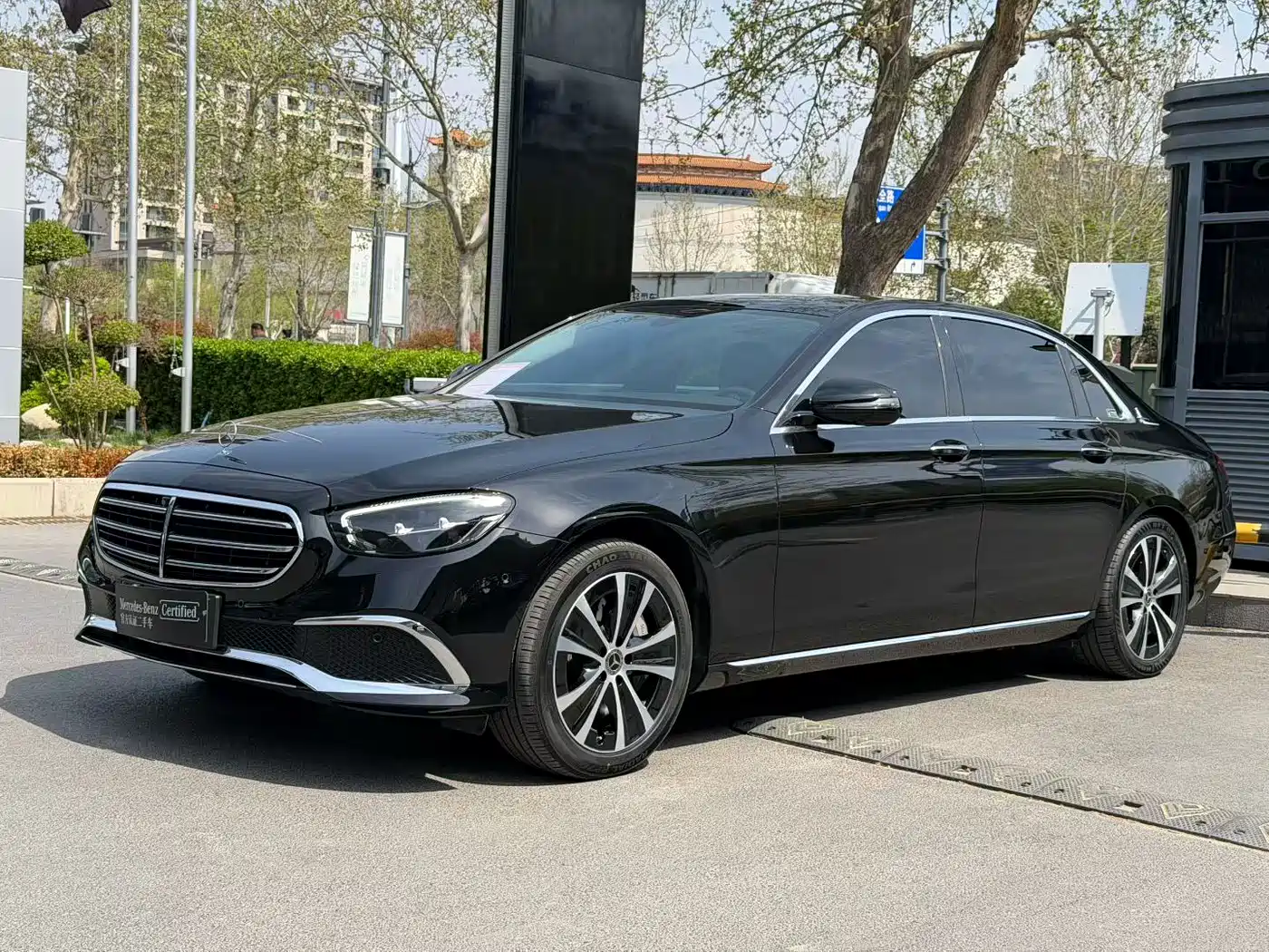Mercedes-Benz E-Class New Energy 2022 E 350 e L Plug-in Hybrid Sedan