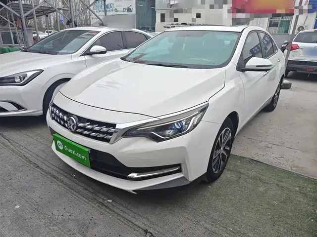 Venucia D60 2020 1.6L XL CVT Delight Edition