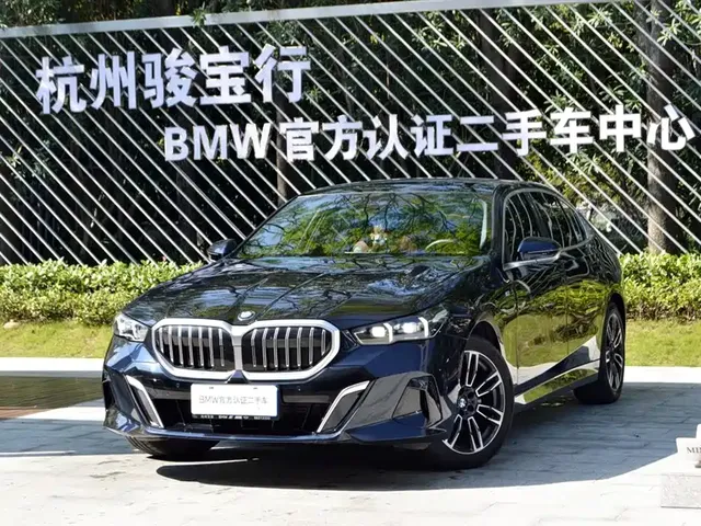 BMW 5 Series 2024 525Li M Sport Package