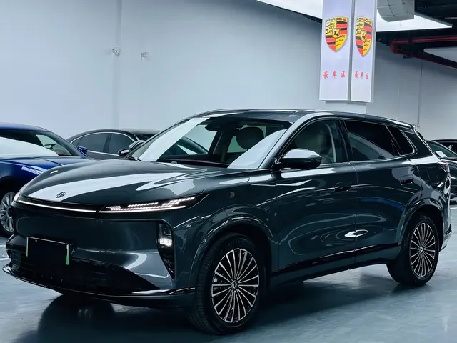 Dongfeng Aeolus L8 2025 Plug-in Hybrid