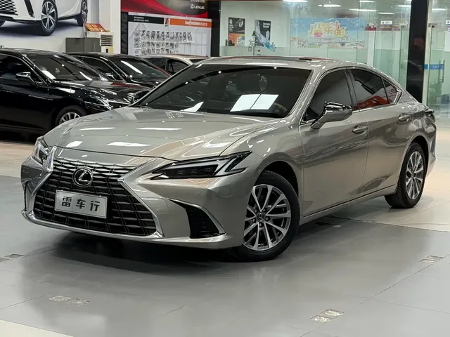 Lexus ES 2025 200 Ultimate Edition