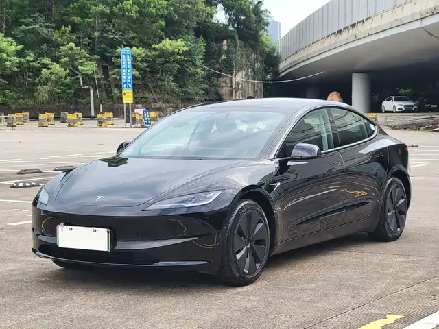 Tesla Model 3 2023 Rear-Wheel Drive
