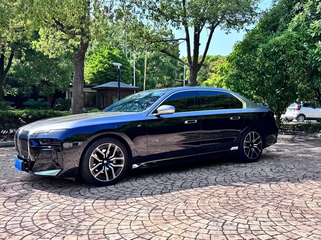 BMW 7 Series 2023 Model 735Li M Sport Package