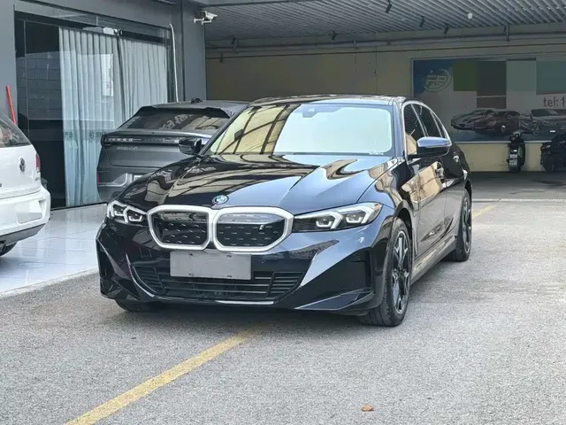 BMW i3 2022 eDrive 35 L