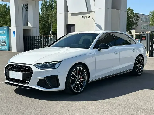 Audi A4L 2023 40 TFSI quattro Luxury Sport