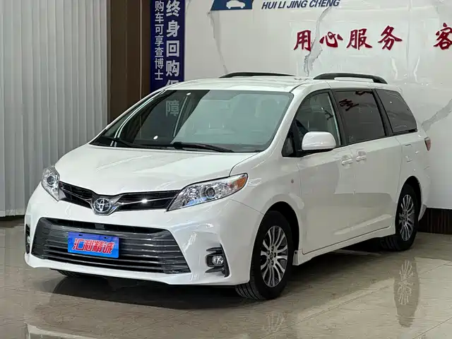 Toyota Sienna 2018 Base Model