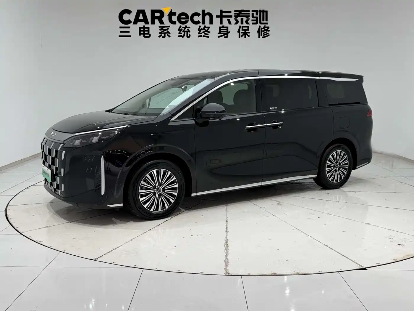 BYD M9 2025 Model 1060 Pilot Edition