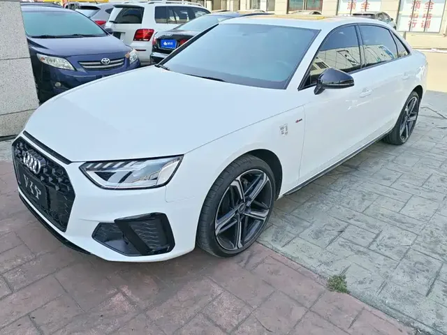 Audi A4L 2023 40 TFSI Luxury Sport