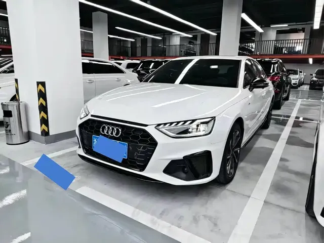 Audi A4L 2023 40 TFSI Luxury Sport