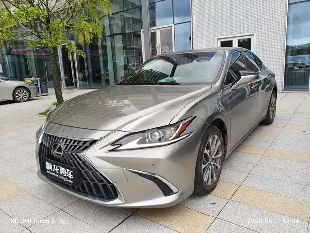 Lexus ES 2022 300h Excellence Edition