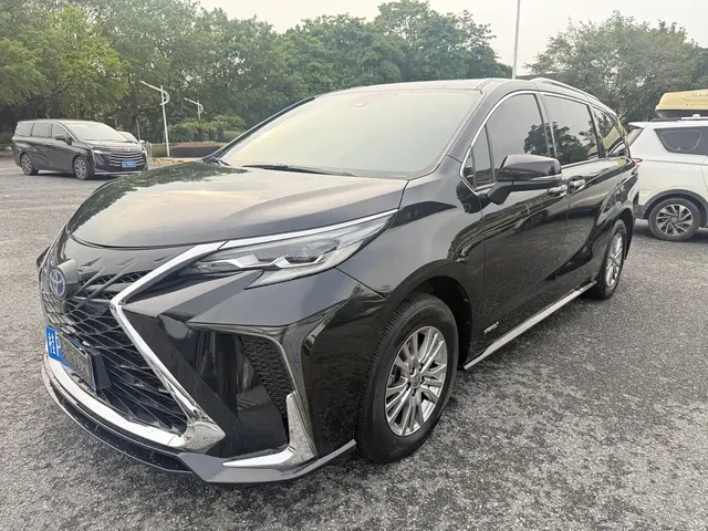 Toyota Sienna 2023 2.5L Hybrid Comfort Edition