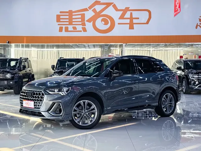 Audi Q3 2024 40 TFSI Fashion Sport