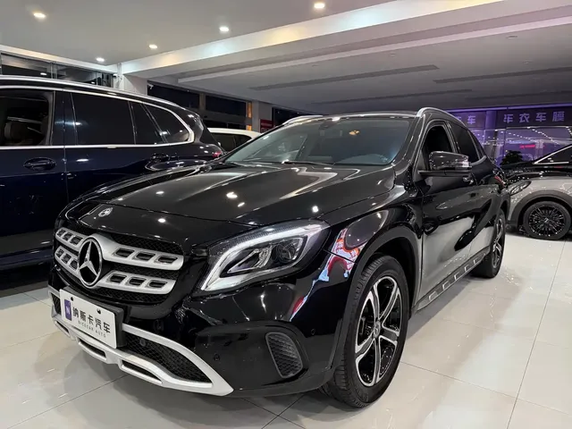 Mercedes-Benz GLA 2018 GLA 200 Fashion