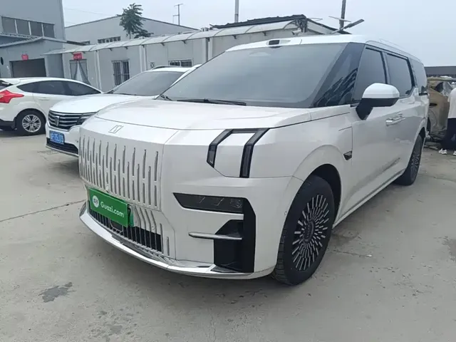 ZEEKR 009 2024 6-seat Executive AWD 108kWh
