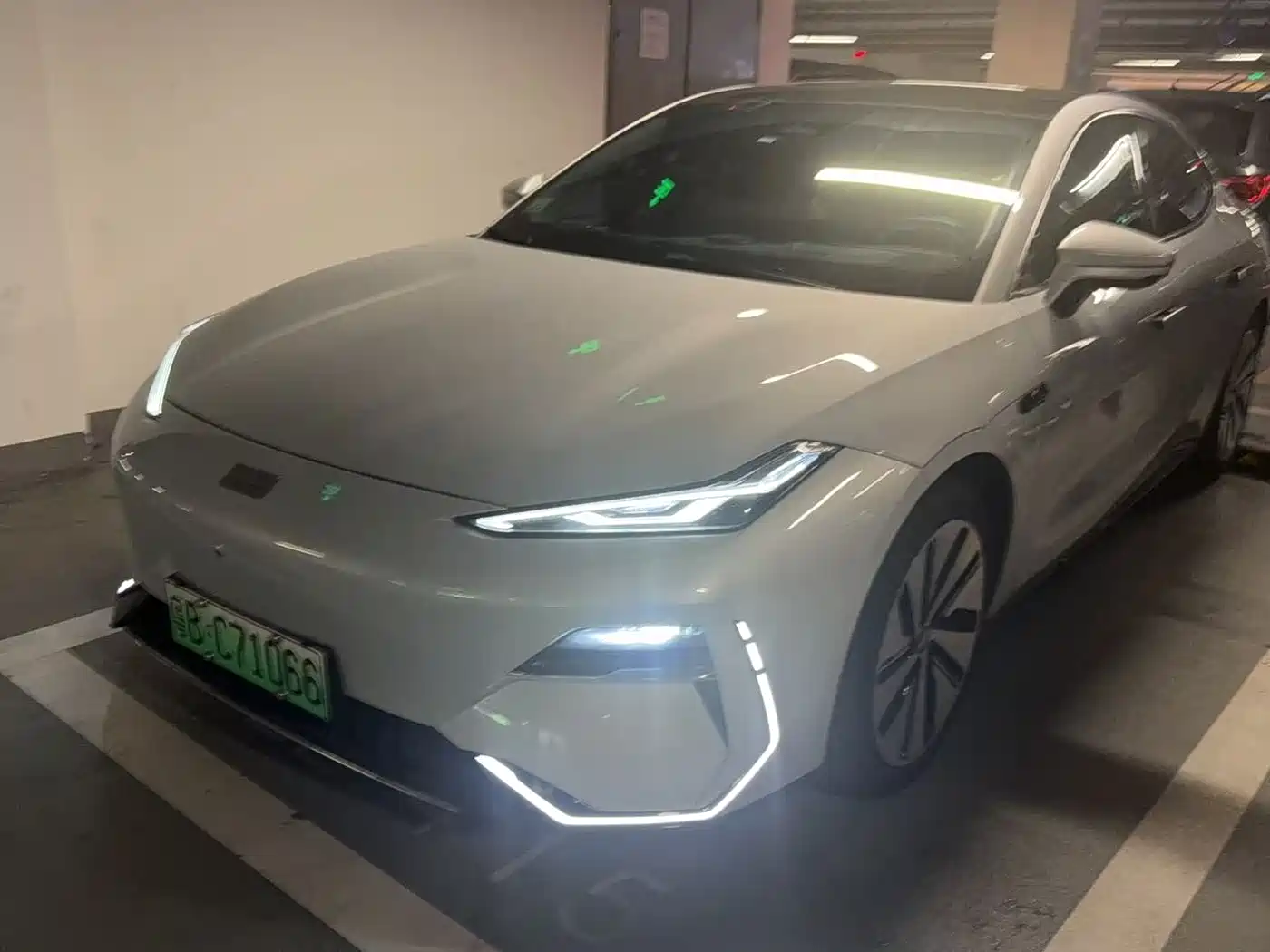 Geely Galaxy E8 2024 665km RWD Starship Smart Driving Edition