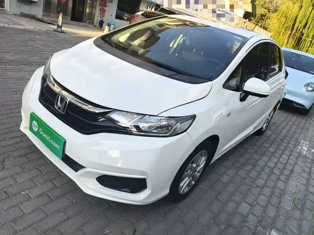 Honda Fit 2018 1.5L CVT Comfort Sunroof Edition