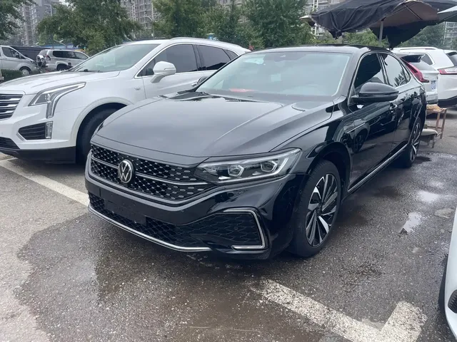 Volkswagen Passat 2022 330TSI Starlight Luxury Edition