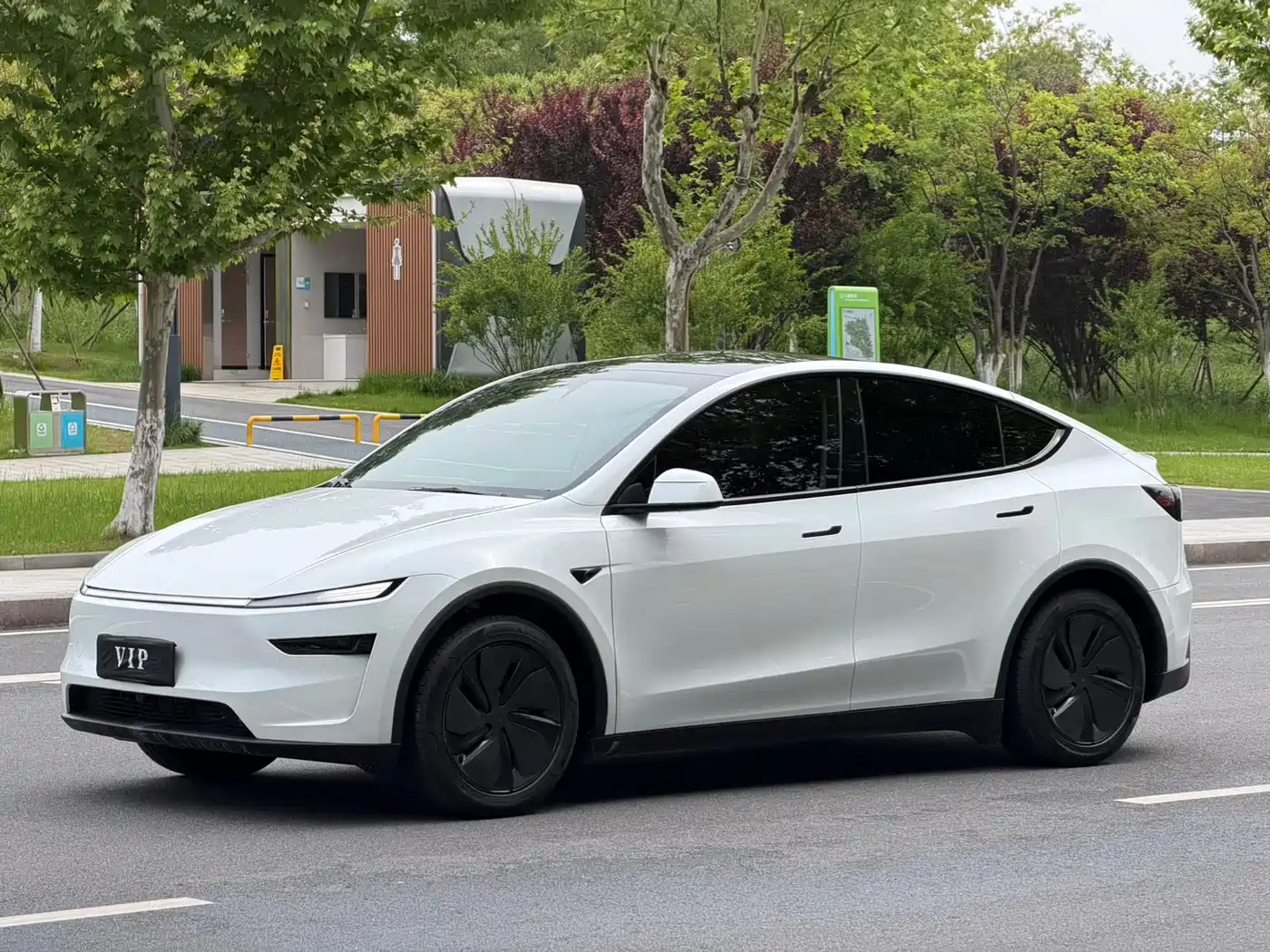 Tesla Model Y 2026 Long Range Rear-Wheel Drive