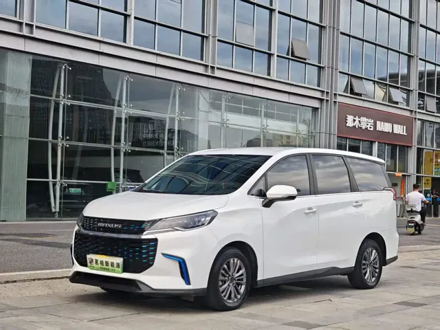 SAIC Maxus EUNIQ 5 2020 Facelift High-capacity Comfort 7-seater