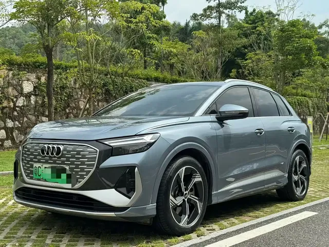 Audi Q4 e-tron 2023 50 e-tron quattro Creation Edition