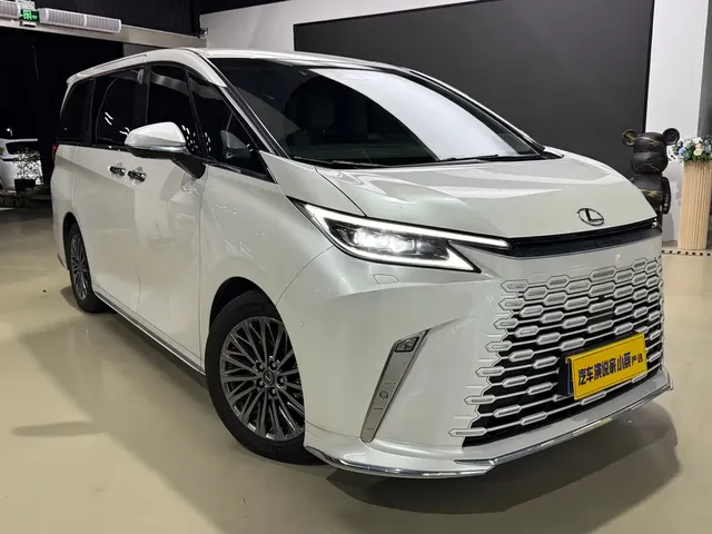 Lexus LM 2025 Model 500h Six-Seater Prestige Edition