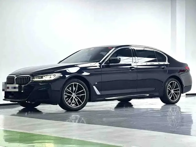 BMW 5 Series 2022 525Li M Sport Package