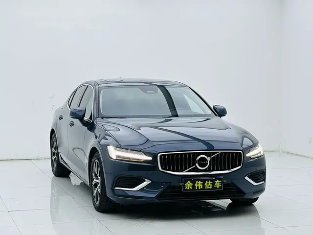 Volvo S60 2023 B4 Smart Vision Luxury Edition