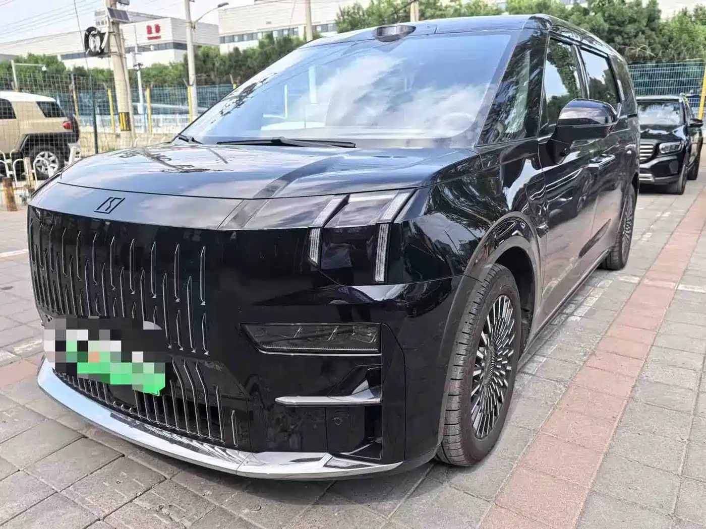 ZEEKR 009 2024 7-Seat Aisle AWD Version 108kWh