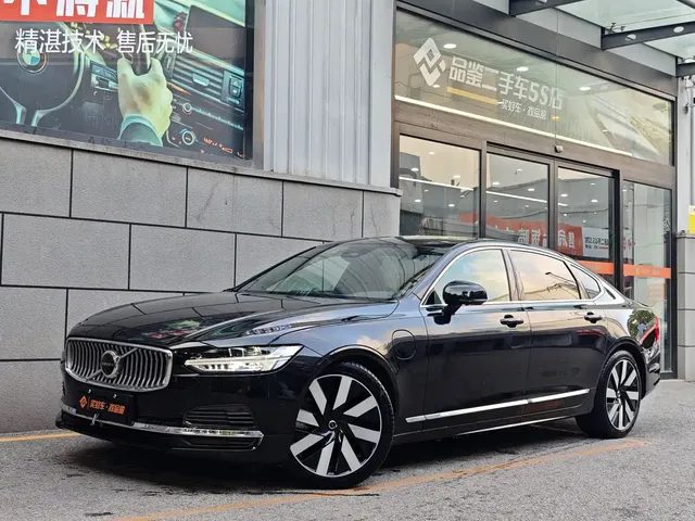 Volvo S90 Plug-in Hybrid 2025 Plug-in Hybrid AWD Long Range Zhiya Luxury Edition