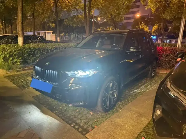 BMW X5 2023 xDrive 30Li Premium M Sport Black Night Package