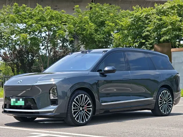 NIO ES8 2025 Base Model