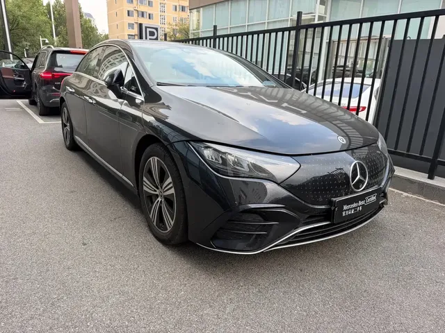 Mercedes-Benz EQE 2025 Model 500 4MATIC Luxury Edition