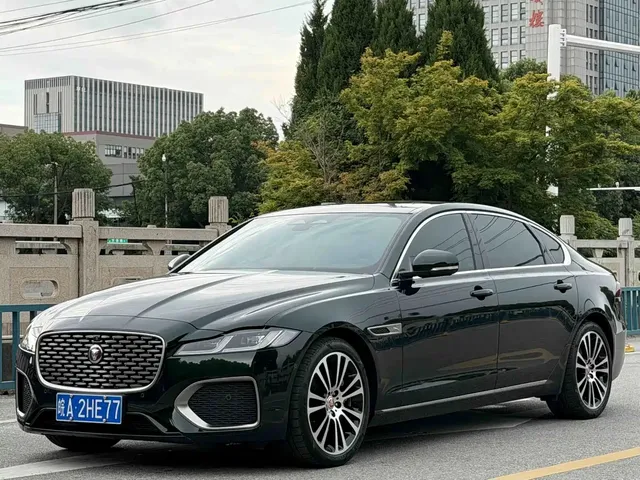 Jaguar XFL 2024 2.0T P250 2WD Premium Luxury