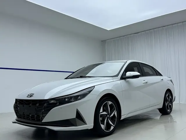Hyundai Elantra 2022 240TGDi DCT LUX Premium Edition