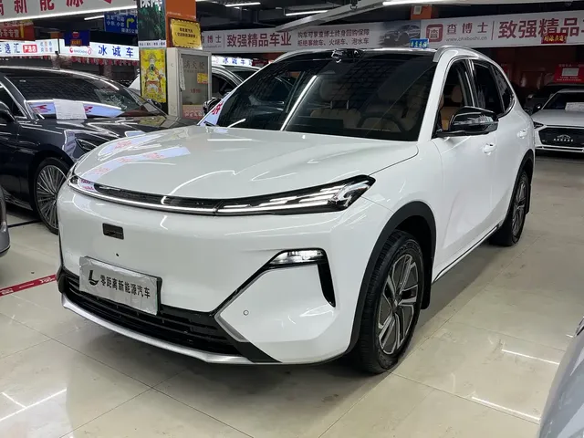 Geely Galaxy Starship 7 EM-i 2025 Model 120km Explorer+ Edition