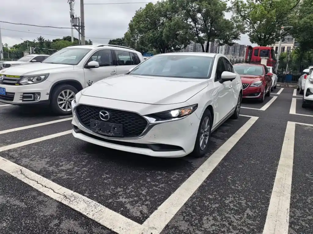 Mazda 3 Axela 2023 2.0L Auto Zhiqing