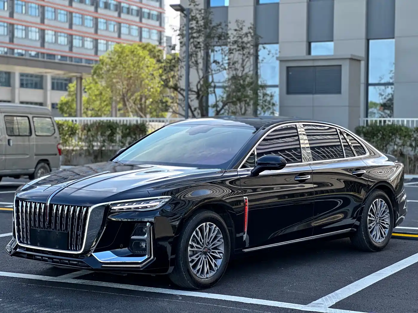 Hongqi H5 2025 1.5T DCT Flag Rhythm 500,000 Units Memorial Edition