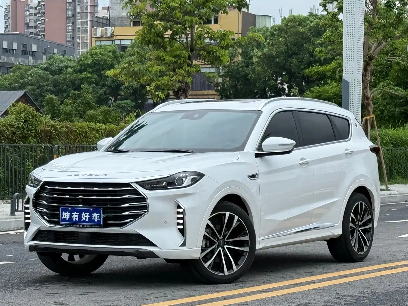 Jetour X70 PLUS 2021 1.6T DCT Di PRO+ 5-seater