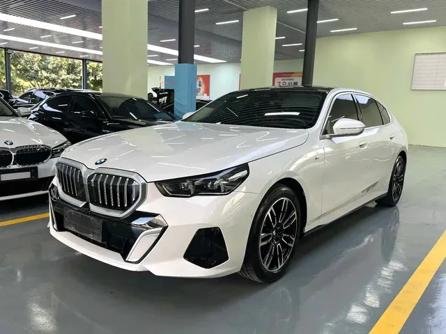 BMW 5 Series 2025 530Li Leading M Sport Package