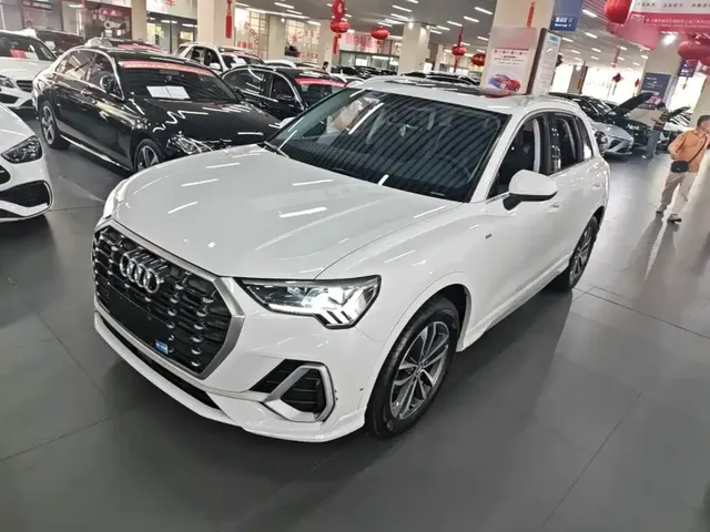 Audi Q3 2021 35 TFSI Progressive Sport