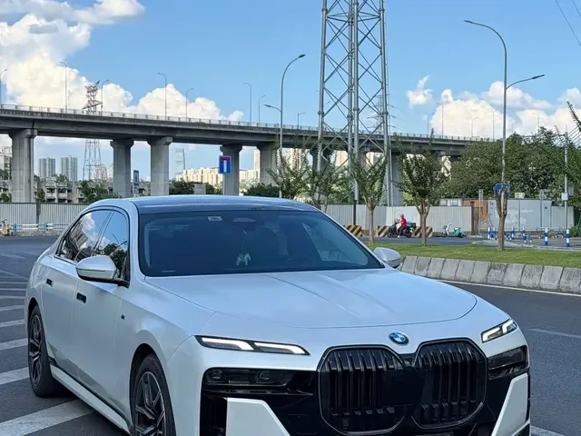 BMW 7 Series 2023 Model 735Li M Sport Package
