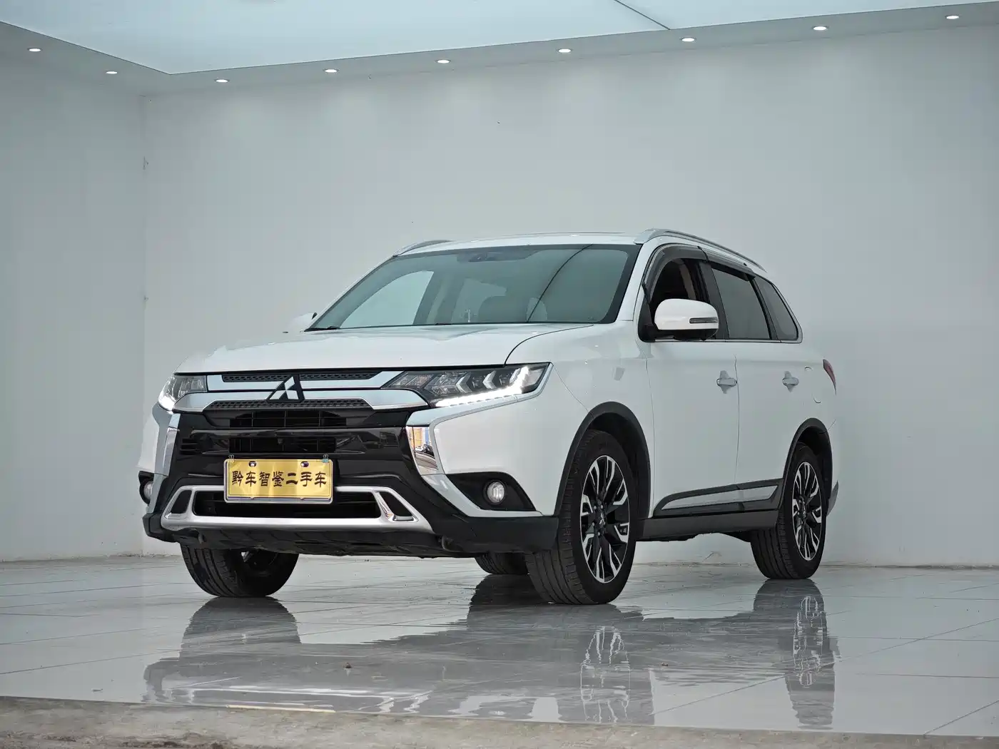 Mitsubishi Outlander 2019 2.4L 4WD Deluxe Edition 5-Seater China VI