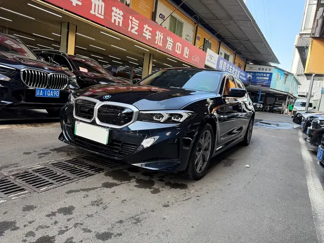 BMW i3 2022 eDrive 35 L