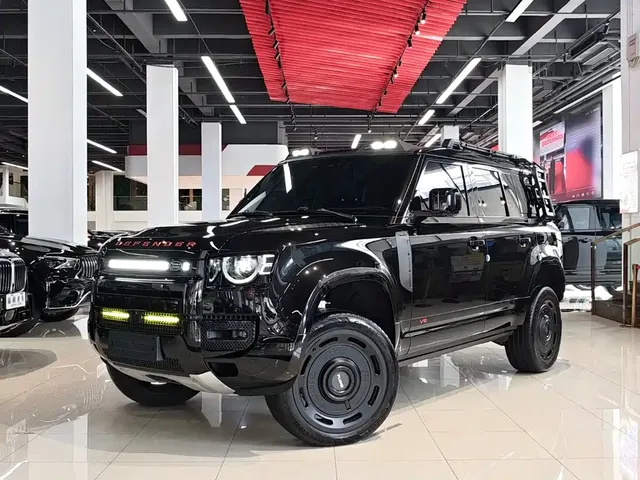 Land Rover Defender 2024 110 5.0T V8